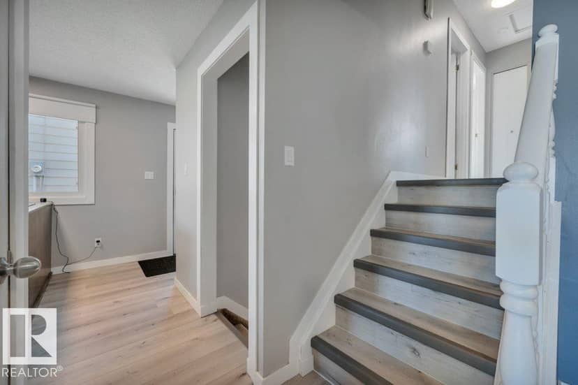 18023 73 AV NW — photo 21 of 40