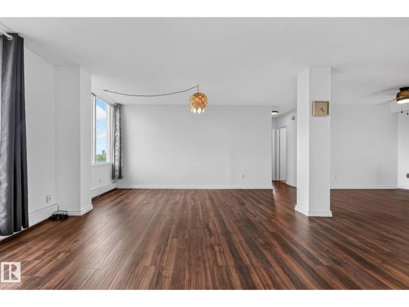 #704 11007 83 AV NW NW — photo 15 of 24