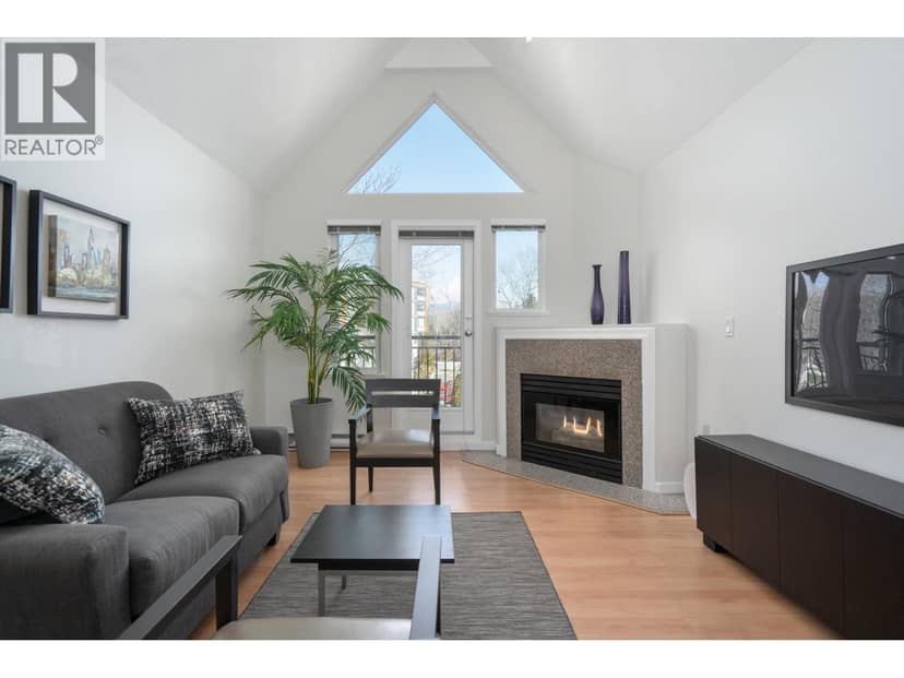 301 1928 E 11TH AVENUE, Vancouver