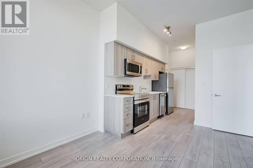 110 - 556 Marlee Avenue — photo 11 of 33