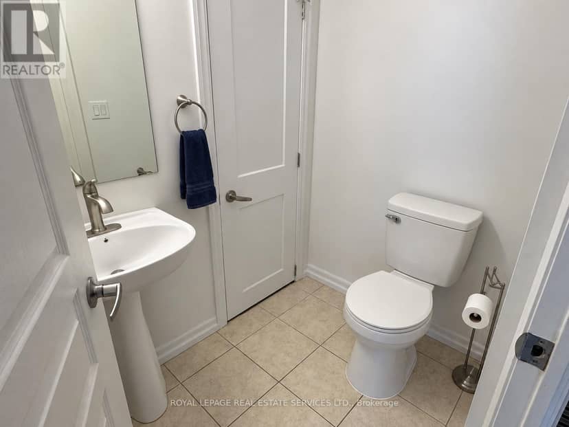 505 - 220 Burnhamthorpe Road W — photo 17 of 35