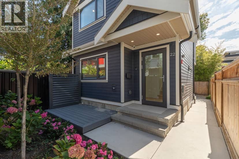 22 W 14TH AVENUE, Vancouver
