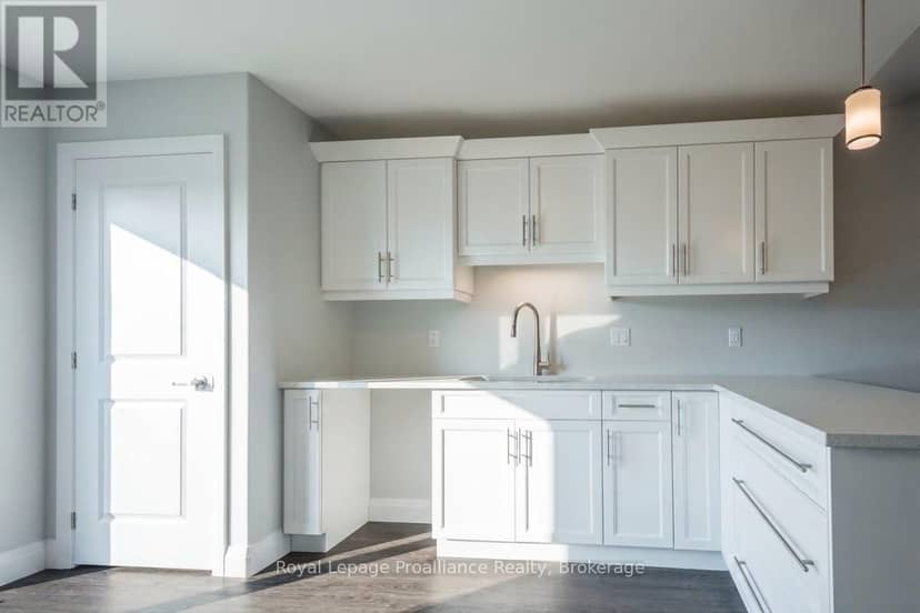 42 Mackenzie John Crescent — photo 8 of 27