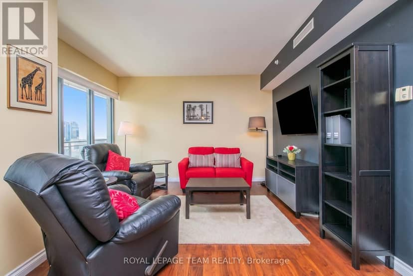 1307 - 90 George Street — photo 11 of 24