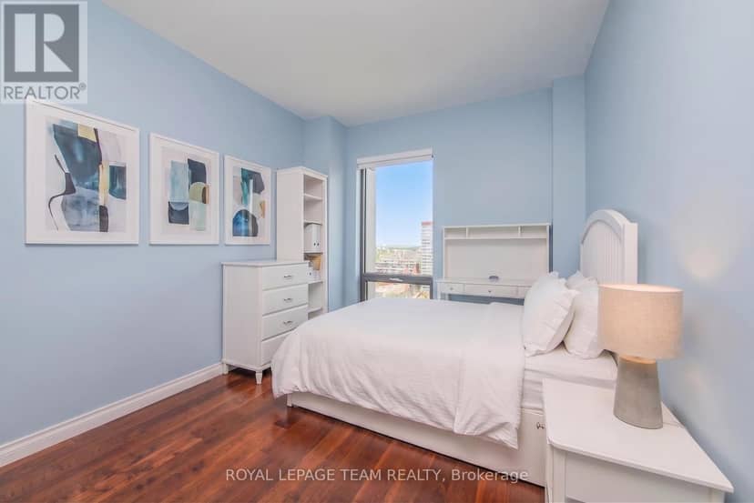 1307 - 90 George Street — photo 15 of 24