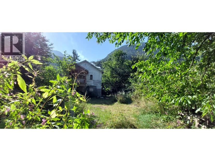 616 CLIFF STREET, Bella Coola
