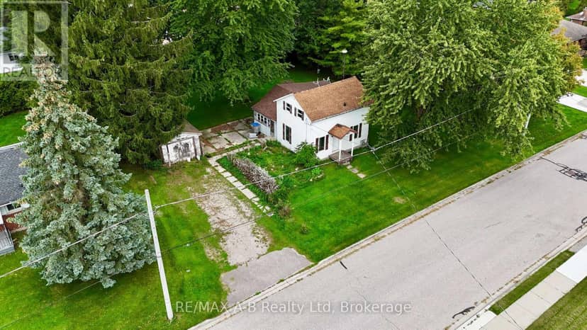 86 Salina Street N, St. Marys