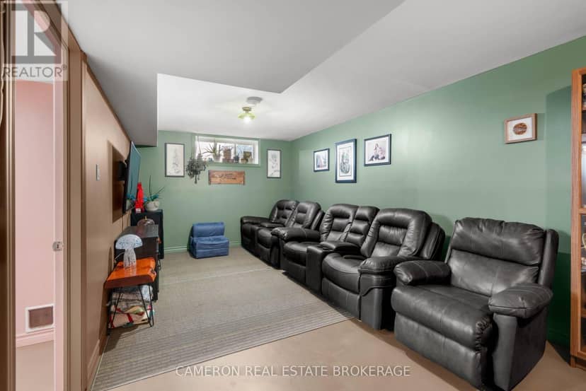 327 Clarke Avenue — photo 18 of 36