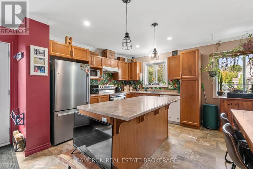 327 Clarke Avenue — photo 5 of 36