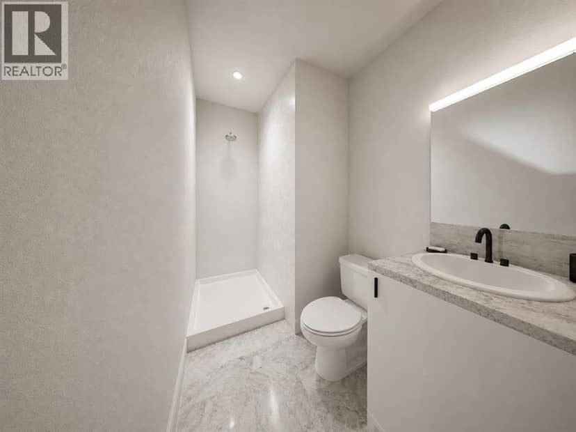 724 18 Avenue NW — photo 36 of 36