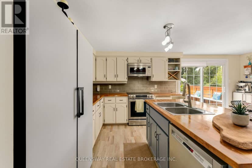 46 Greenwich Drive — photo 15 of 40
