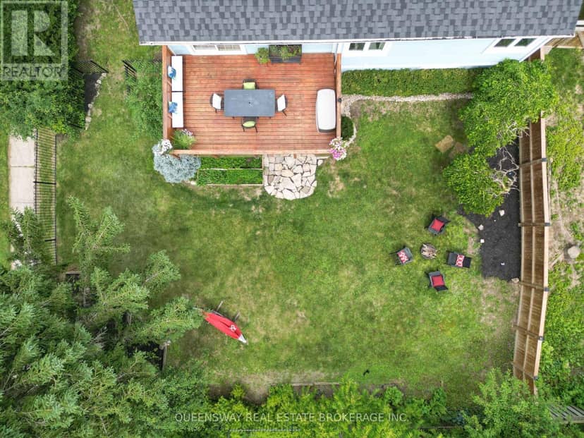 46 Greenwich Drive — photo 2 of 40