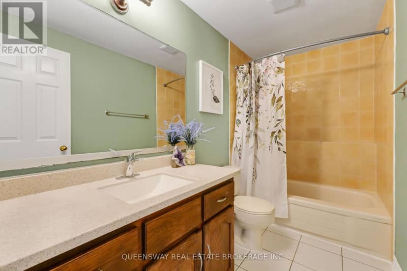 46 Greenwich Drive — photo 35 of 40