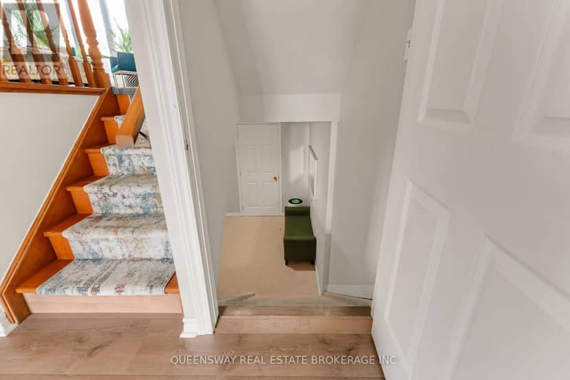 46 Greenwich Drive — photo 38 of 40