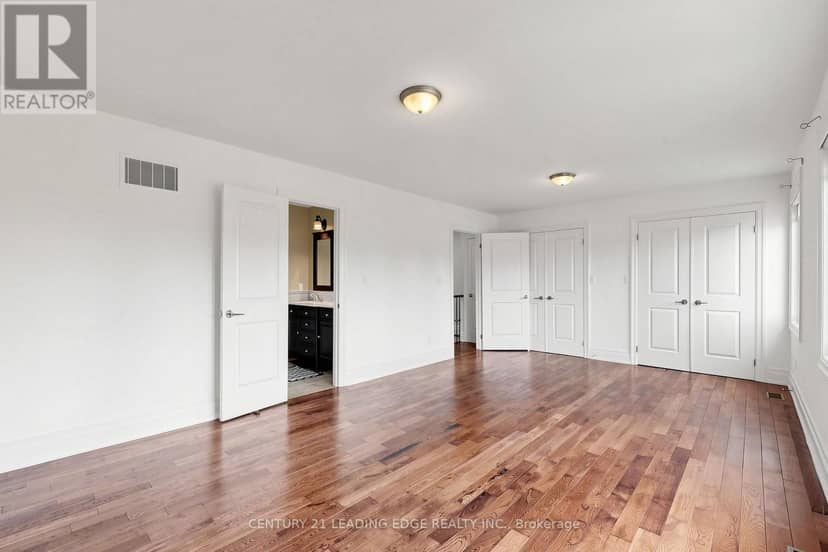 11 Bellvare Crescent — photo 35 of 40
