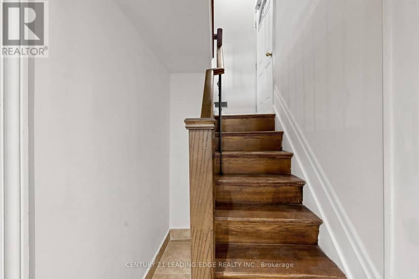 11 Bellvare Crescent — photo 36 of 40