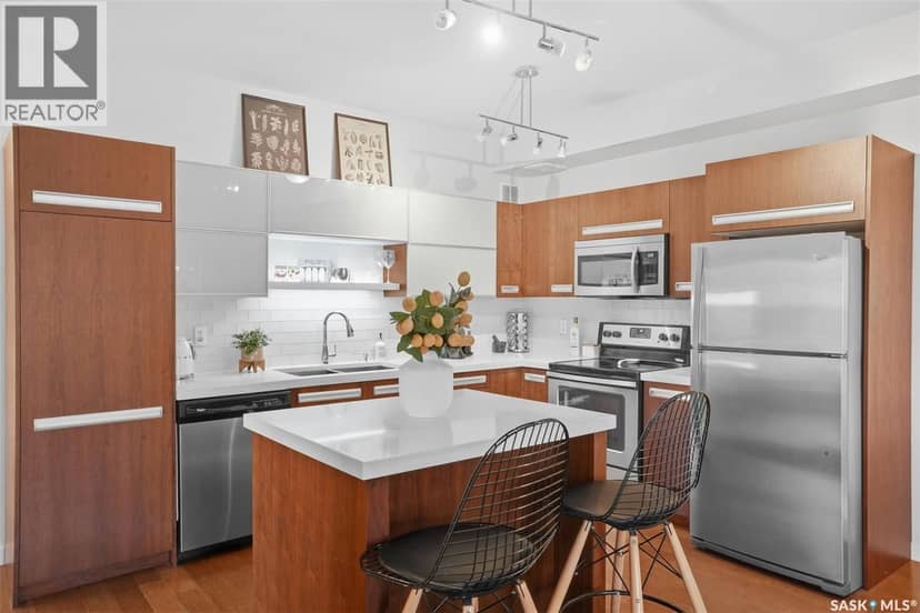 1502 1015 Patrick CRESCENT — photo 10 of 40