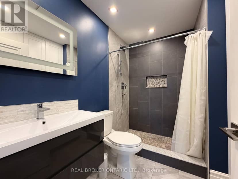 12 - 140 George Street W — photo 17 of 40