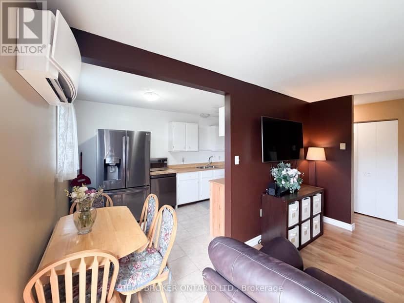 12 - 140 George Street W — photo 9 of 40