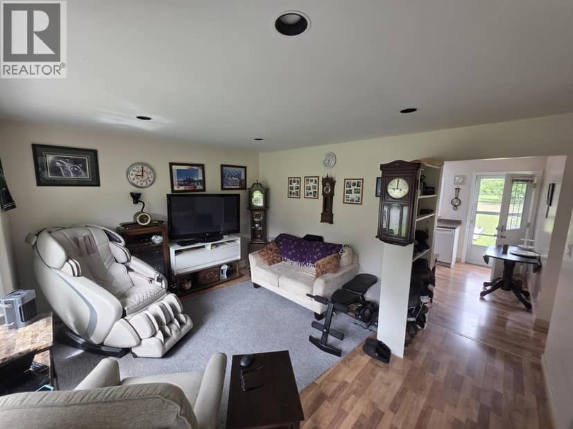 4932 GRAHAM AVENUE, Terrace, photo 2