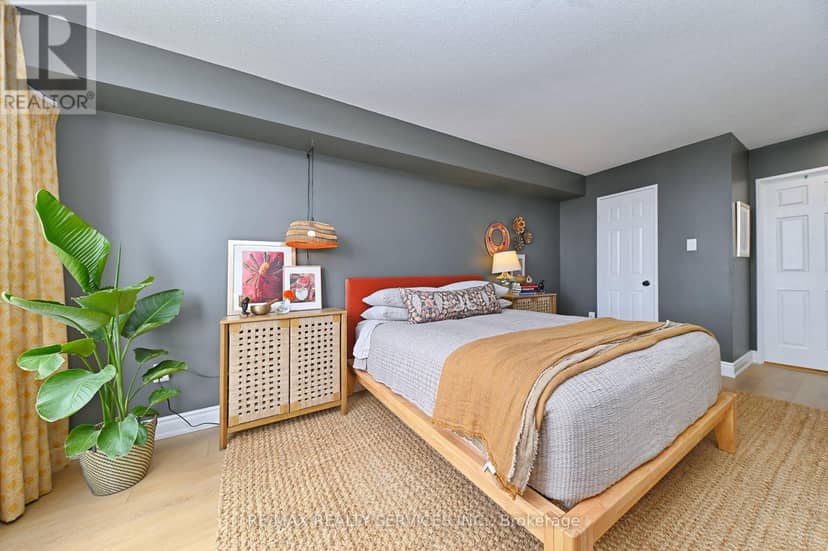 905 - 20 Cherrytree Drive — photo 22 of 35