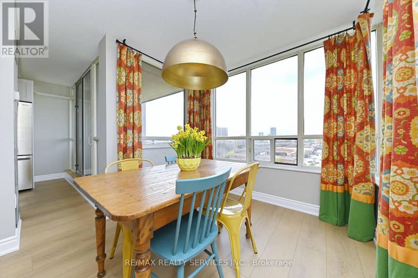 905 - 20 Cherrytree Drive, Brampton, photo 4