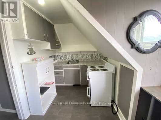 486 Hannah Street — photo 4 of 23