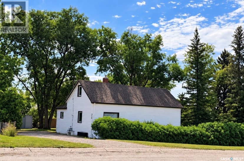 325 Centre STREET, Coronach