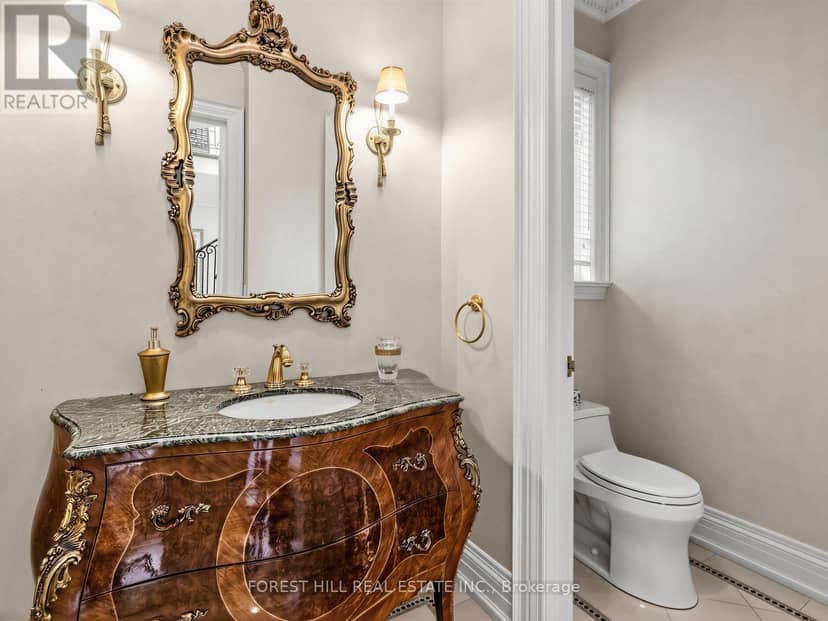 235 Hillhurst Boulevard, Toronto, photo 4