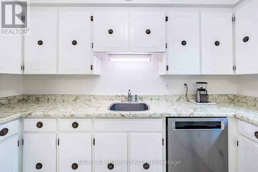 8 Savoy Avenue — photo 16 of 40