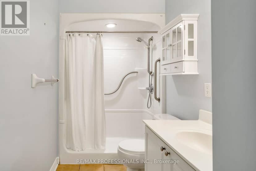 102 - 350 Princess Royal Drive — photo 27 of 40