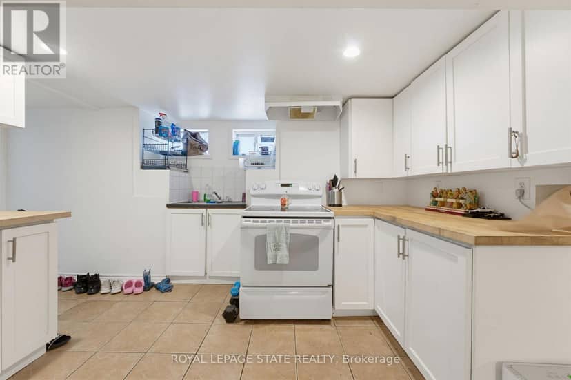 113 Wentworth Street S — photo 13 of 40