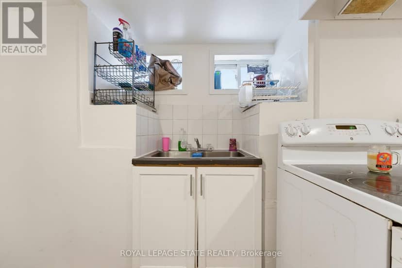 113 Wentworth Street S — photo 14 of 40