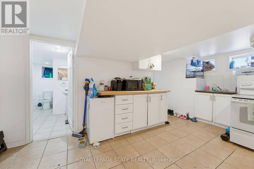 113 Wentworth Street S — photo 15 of 40