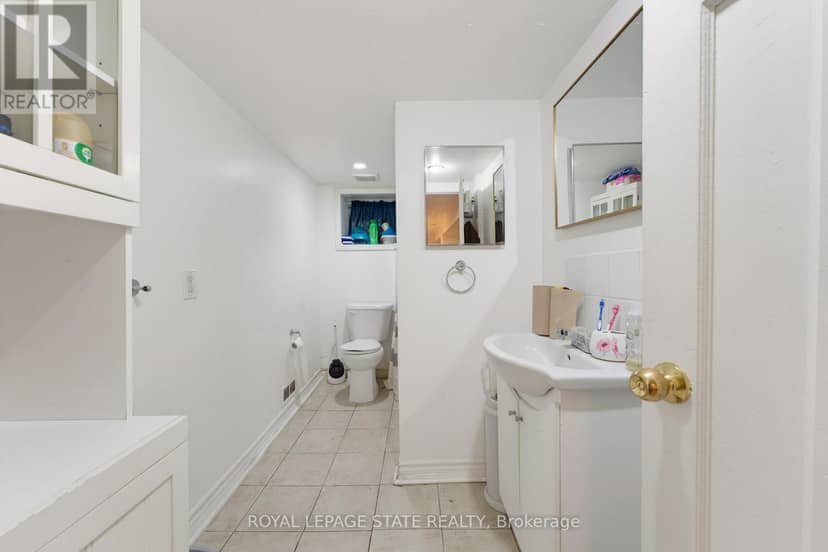 113 Wentworth Street S — photo 21 of 40