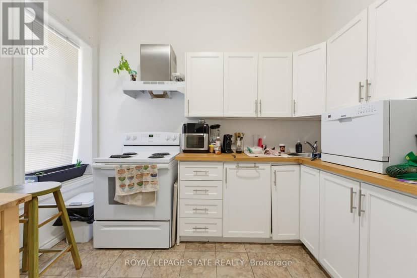 113 Wentworth Street S — photo 25 of 40