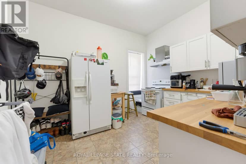 113 Wentworth Street S — photo 27 of 40