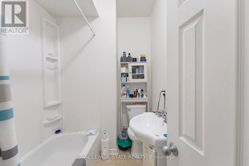 113 Wentworth Street S — photo 33 of 40