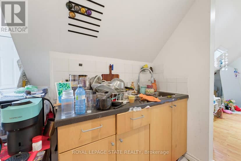 113 Wentworth Street S — photo 38 of 40