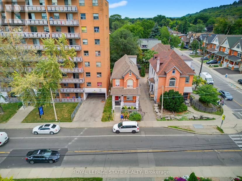 113 Wentworth Street S — photo 5 of 40