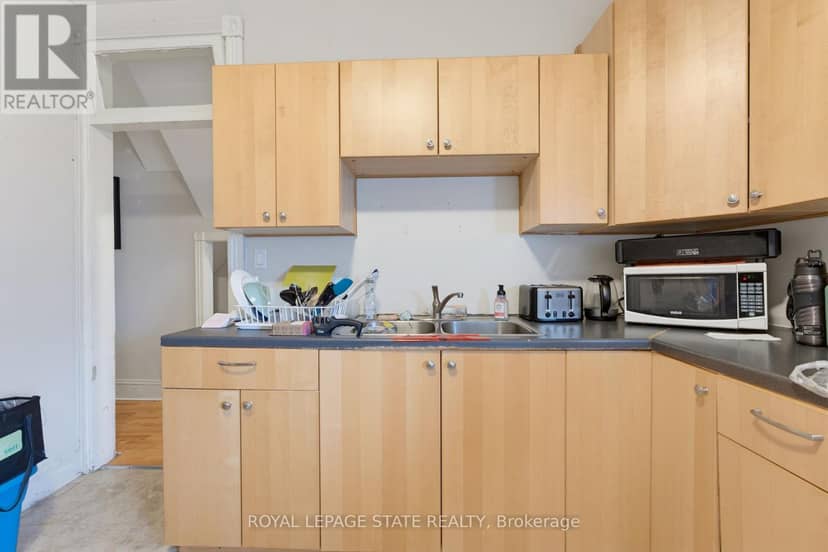 113 Wentworth Street S — photo 9 of 40