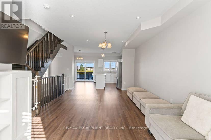 28 Canary Grass Boulevard — photo 16 of 40