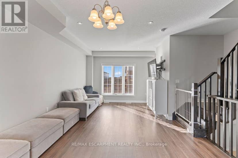28 Canary Grass Boulevard — photo 18 of 40