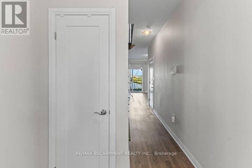28 Canary Grass Boulevard — photo 9 of 40
