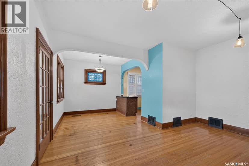 1208 College Avenue, Regina, photo 2