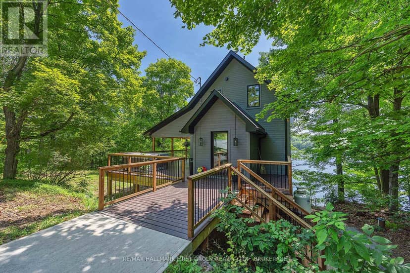1005 Macdonald Lane — photo 2 of 40