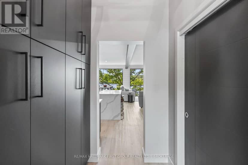 1005 Macdonald Lane — photo 11 of 40