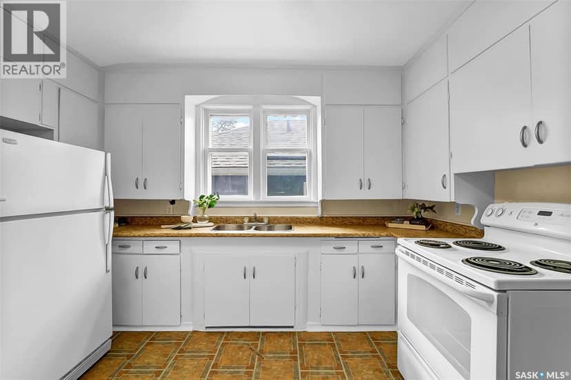 114 Main STREET E — photo 17 of 40