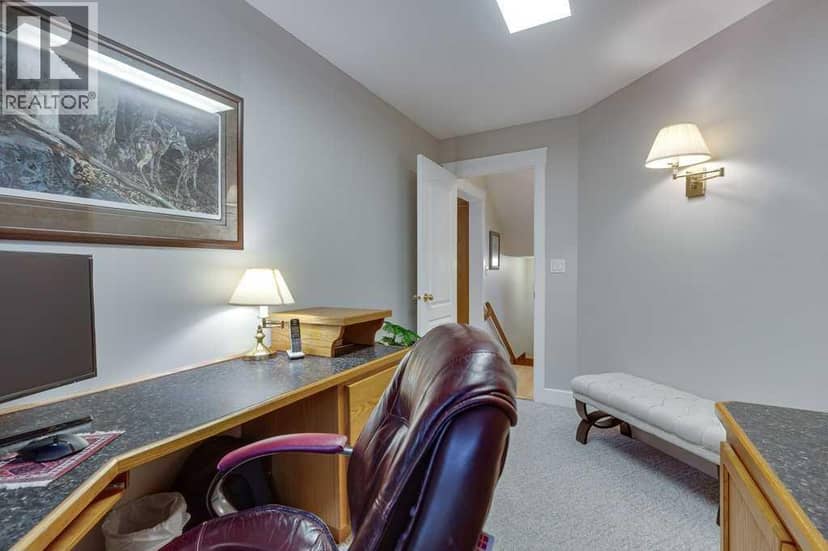 4918 53 Avenue Close — photo 20 of 40