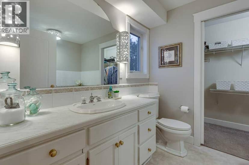 4918 53 Avenue Close — photo 26 of 40
